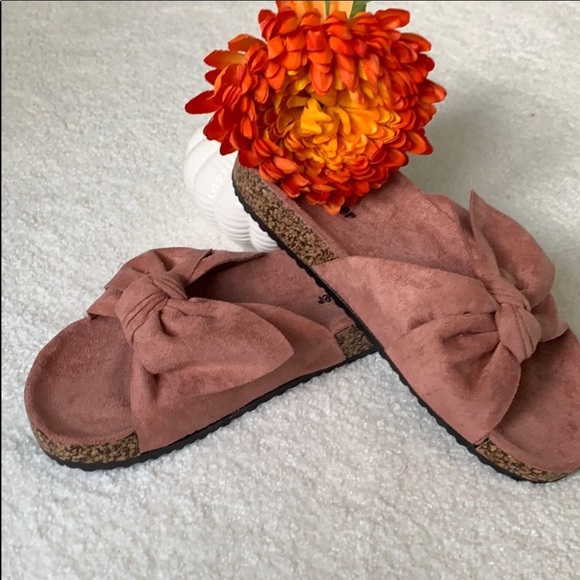 !LAST CALL! Pink Bow-Tie Cork Sandals•7, 7.5 - Picture 4 of 5